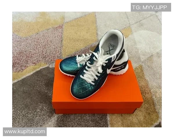 球星穿的顶级足球鞋价格揭秘 你绝对想不到的天价鞋款