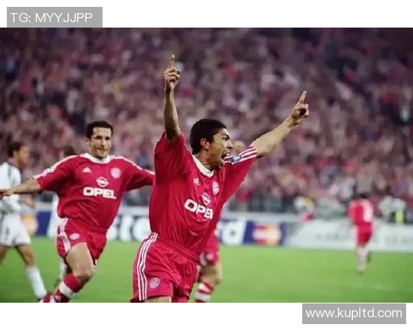 足球传奇陨落与回忆共鸣球星死亡背后的音乐与情感交织