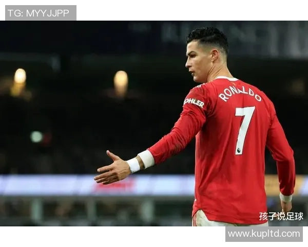 足球梦之队传奇球星回顾与巅峰时刻：不朽的荣耀与传世风采