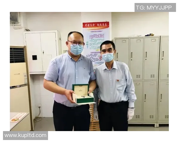 足球球星卡印签的价值与收藏意义分析